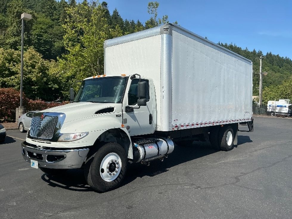 Medium Duty Box Truck-Light and Medium Duty Trucks-International-2021-MV607-Portland-OR-133,802\n\t\tmiles-$ 56,500 - Image 3