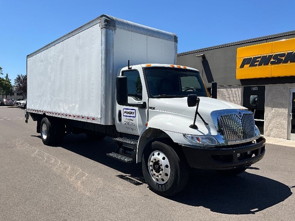 Medium Duty Box Truck-Light and Medium Duty Trucks-International-2021-MV607-Portland-OR-141,217\n\t\tmiles-$ 60,500 - Image 1