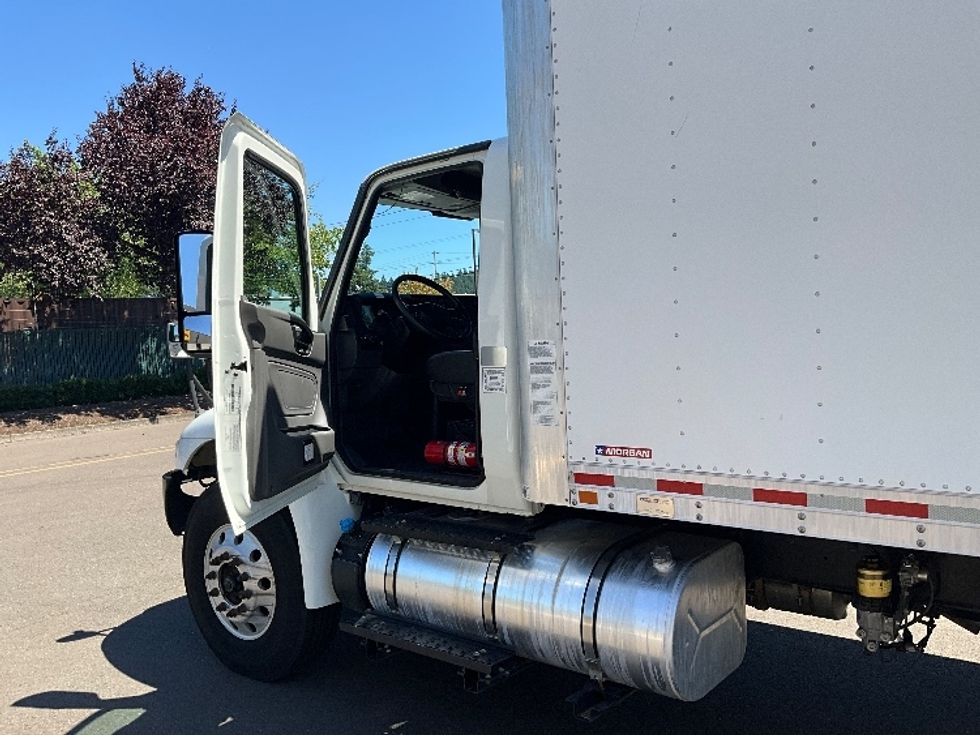 Medium Duty Box Truck-Light and Medium Duty Trucks-International-2021-MV607-Portland-OR-141,217\n\t\tmiles-$ 60,500 - Image 16