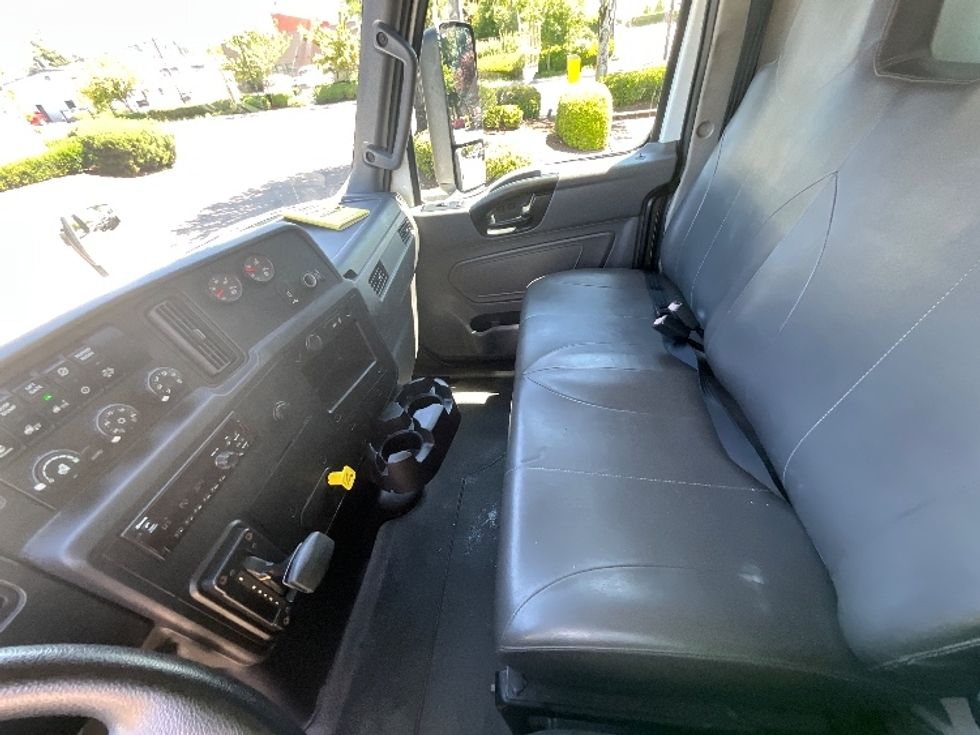 Medium Duty Box Truck-Light and Medium Duty Trucks-International-2021-MV607-Portland-OR-141,217\n\t\tmiles-$ 60,500 - Image 19