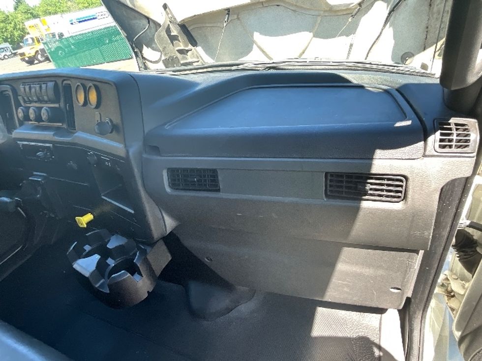 Medium Duty Box Truck-Light and Medium Duty Trucks-International-2021-MV607-Portland-OR-141,217\n\t\tmiles-$ 60,500 - Image 21