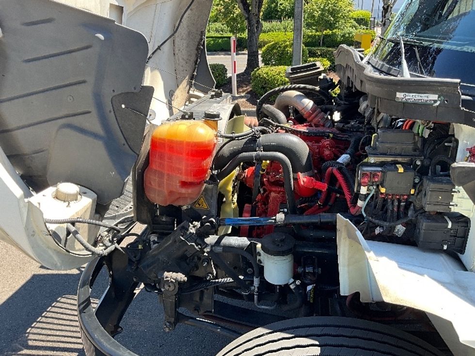 Medium Duty Box Truck-Light and Medium Duty Trucks-International-2021-MV607-Portland-OR-141,217\n\t\tmiles-$ 60,500 - Image 24