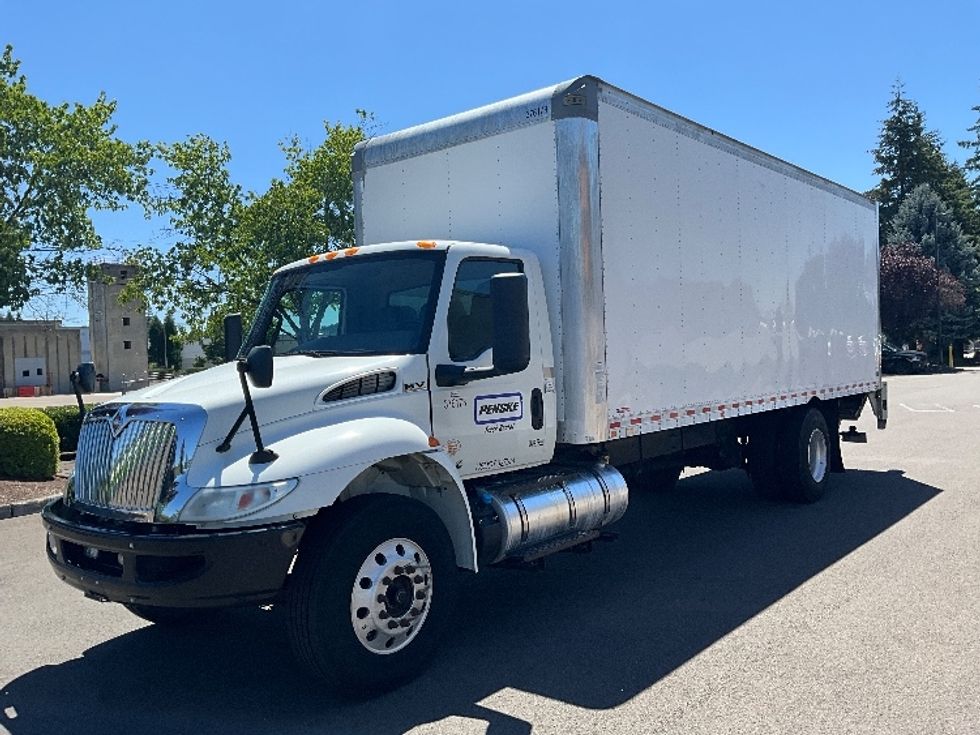 Medium Duty Box Truck-Light and Medium Duty Trucks-International-2021-MV607-Portland-OR-141,217\n\t\tmiles-$ 60,500 - Image 3
