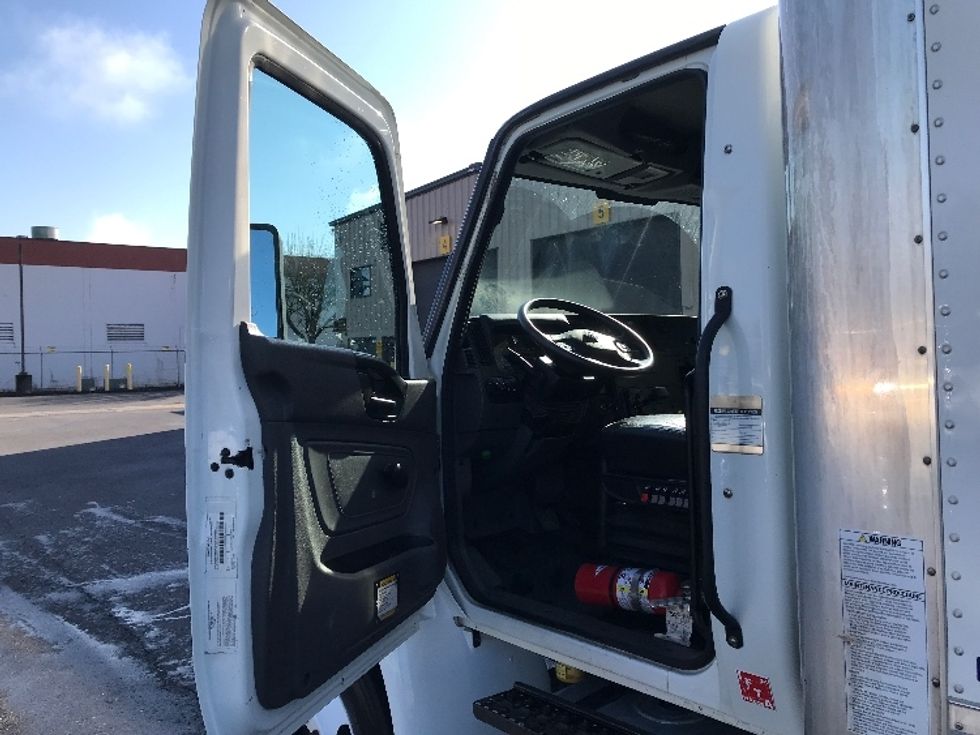 Medium Duty Box Truck-Light and Medium Duty Trucks-International-2021-MV607-Portland-OR-175,948\n\t\tmiles-$ 52,000 - Image 16