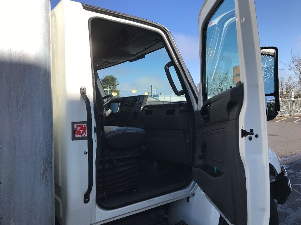 Medium Duty Box Truck-Light and Medium Duty Trucks-International-2021-MV607-Portland-OR-175,948\n\t\tmiles-$ 52,000 - Image 20