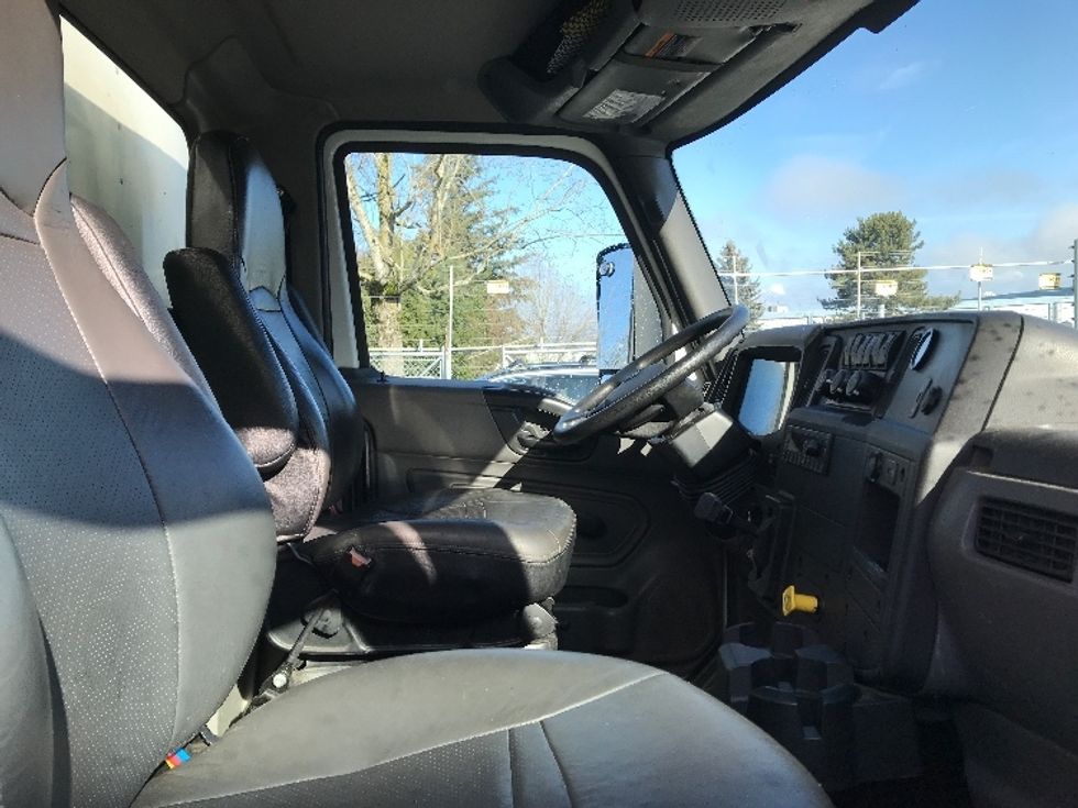 Medium Duty Box Truck-Light and Medium Duty Trucks-International-2021-MV607-Portland-OR-175,948\n\t\tmiles-$ 52,000 - Image 22