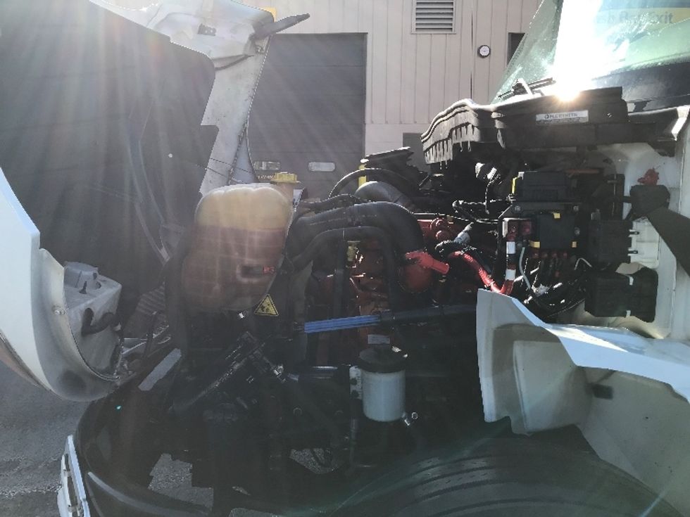 Medium Duty Box Truck-Light and Medium Duty Trucks-International-2021-MV607-Portland-OR-175,948\n\t\tmiles-$ 52,000 - Image 24