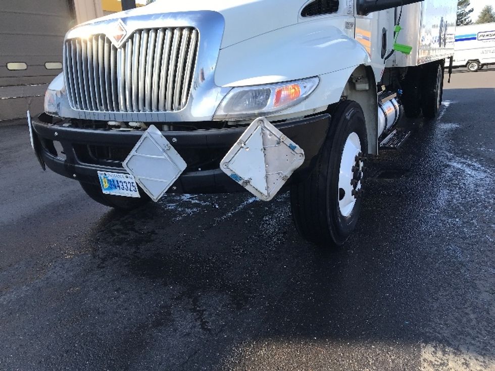 Medium Duty Box Truck-Light and Medium Duty Trucks-International-2021-MV607-Portland-OR-175,948\n\t\tmiles-$ 52,000 - Image 27