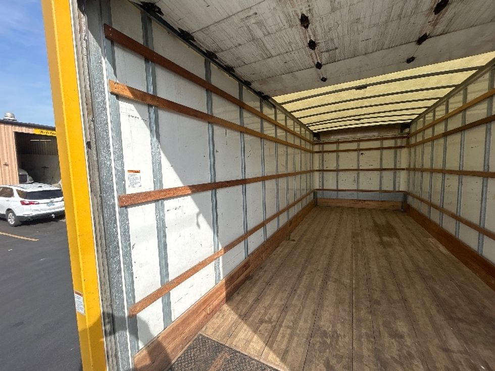Medium Duty Box Truck-Light and Medium Duty Trucks-International-2021-MV607-Portland-OR-177,080\n\t\tmiles-$ 39,500 - Image 11