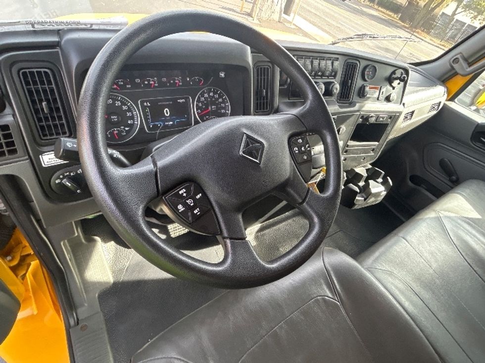 Medium Duty Box Truck-Light and Medium Duty Trucks-International-2021-MV607-Portland-OR-177,080\n\t\tmiles-$ 39,500 - Image 17
