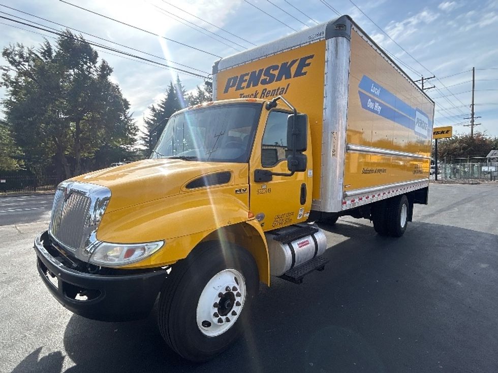 Medium Duty Box Truck-Light and Medium Duty Trucks-International-2021-MV607-Portland-OR-177,080\n\t\tmiles-$ 39,500 - Image 3