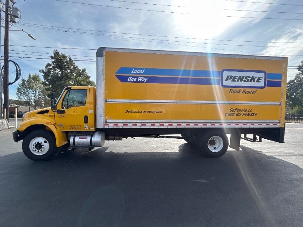 Medium Duty Box Truck-Light and Medium Duty Trucks-International-2021-MV607-Portland-OR-177,080\n\t\tmiles-$ 39,500 - Image 4