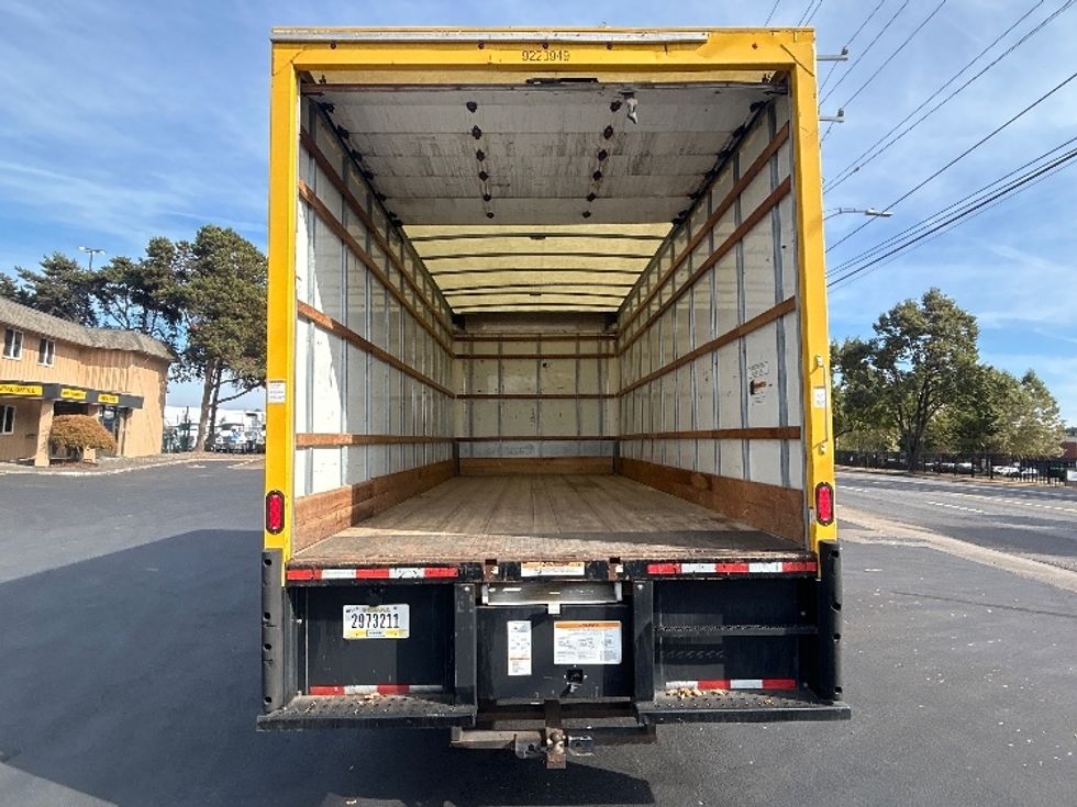 Medium Duty Box Truck-Light and Medium Duty Trucks-International-2021-MV607-Portland-OR-177,080\n\t\tmiles-$ 39,500 - Image 8