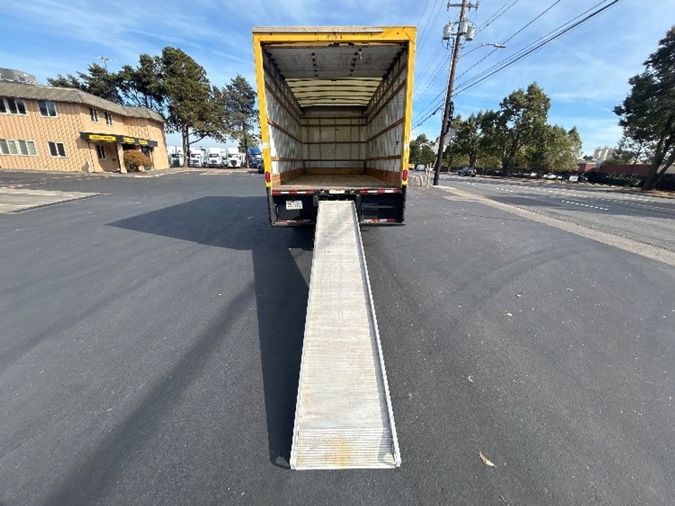 Medium Duty Box Truck-Light and Medium Duty Trucks-International-2021-MV607-Portland-OR-177,080\n\t\tmiles-$ 39,500 - Image 9