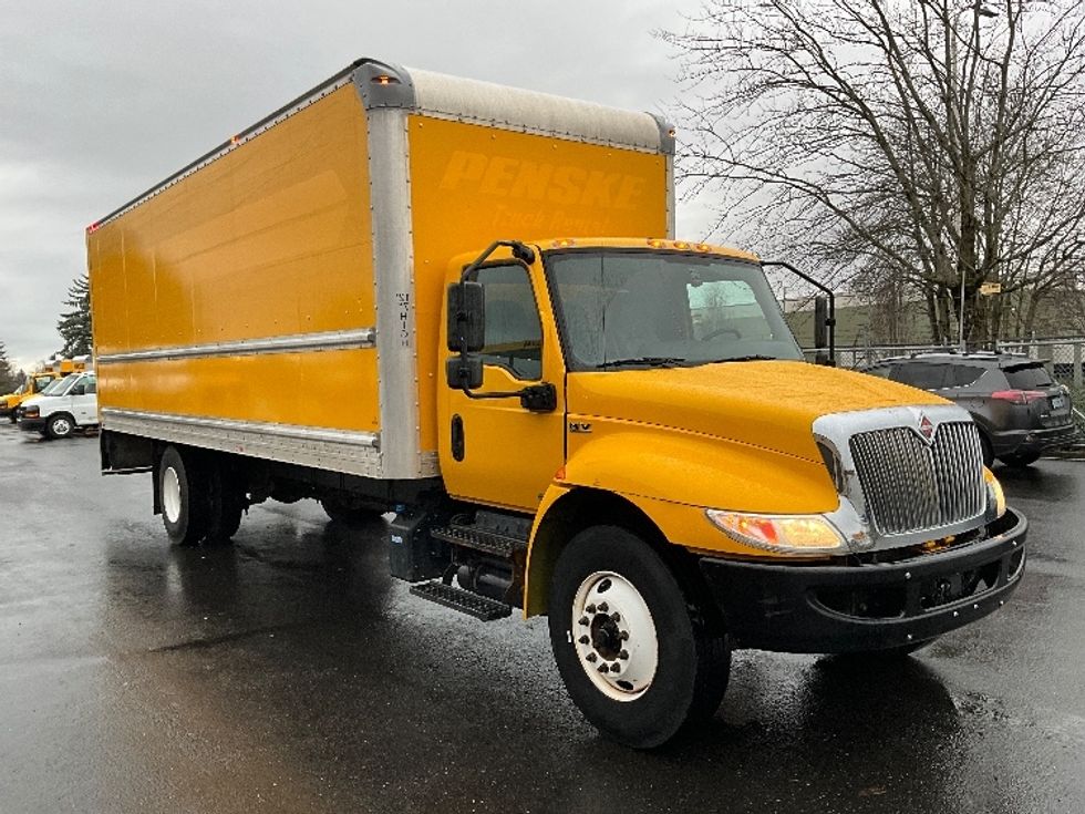 Medium Duty Box Truck-Light and Medium Duty Trucks-International-2021-MV607-Portland-OR-197,493\n\t\tmiles-$ 42,750 - Image 1