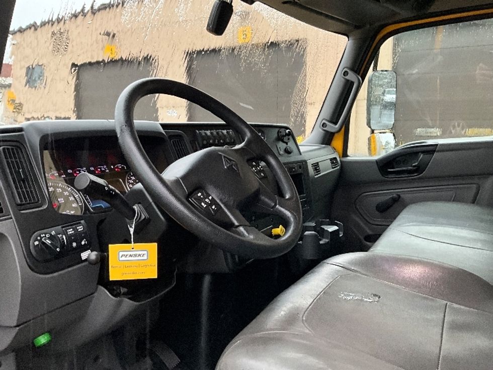 Medium Duty Box Truck-Light and Medium Duty Trucks-International-2021-MV607-Portland-OR-197,493\n\t\tmiles-$ 42,750 - Image 17