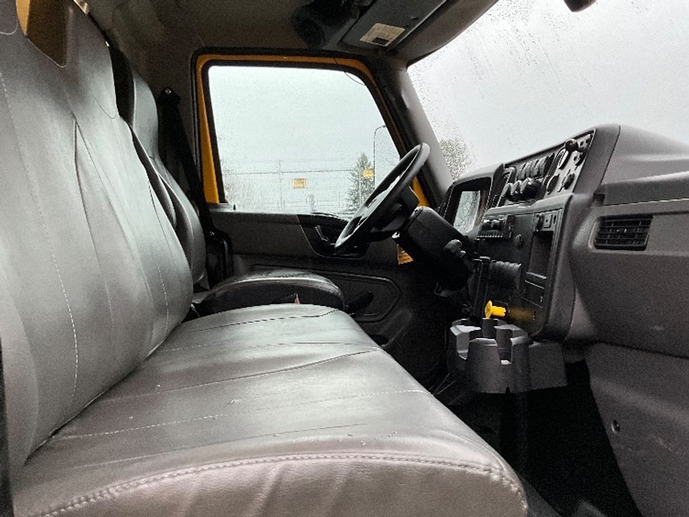Medium Duty Box Truck-Light and Medium Duty Trucks-International-2021-MV607-Portland-OR-197,493\n\t\tmiles-$ 42,750 - Image 22