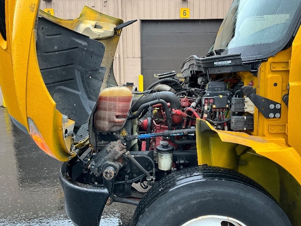 Medium Duty Box Truck-Light and Medium Duty Trucks-International-2021-MV607-Portland-OR-197,493\n\t\tmiles-$ 42,750 - Image 24