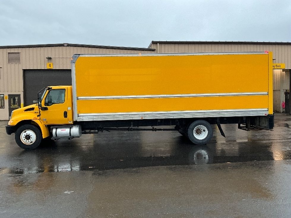 Medium Duty Box Truck-Light and Medium Duty Trucks-International-2021-MV607-Portland-OR-197,493\n\t\tmiles-$ 42,750 - Image 4