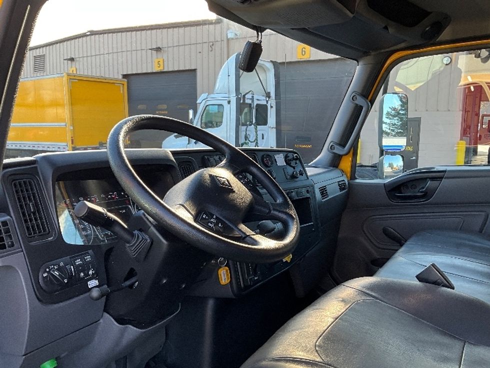 Medium Duty Box Truck-Light and Medium Duty Trucks-International-2021-MV607-Portland-OR-198,889\n\t\tmiles-$ 42,500 - Image 17