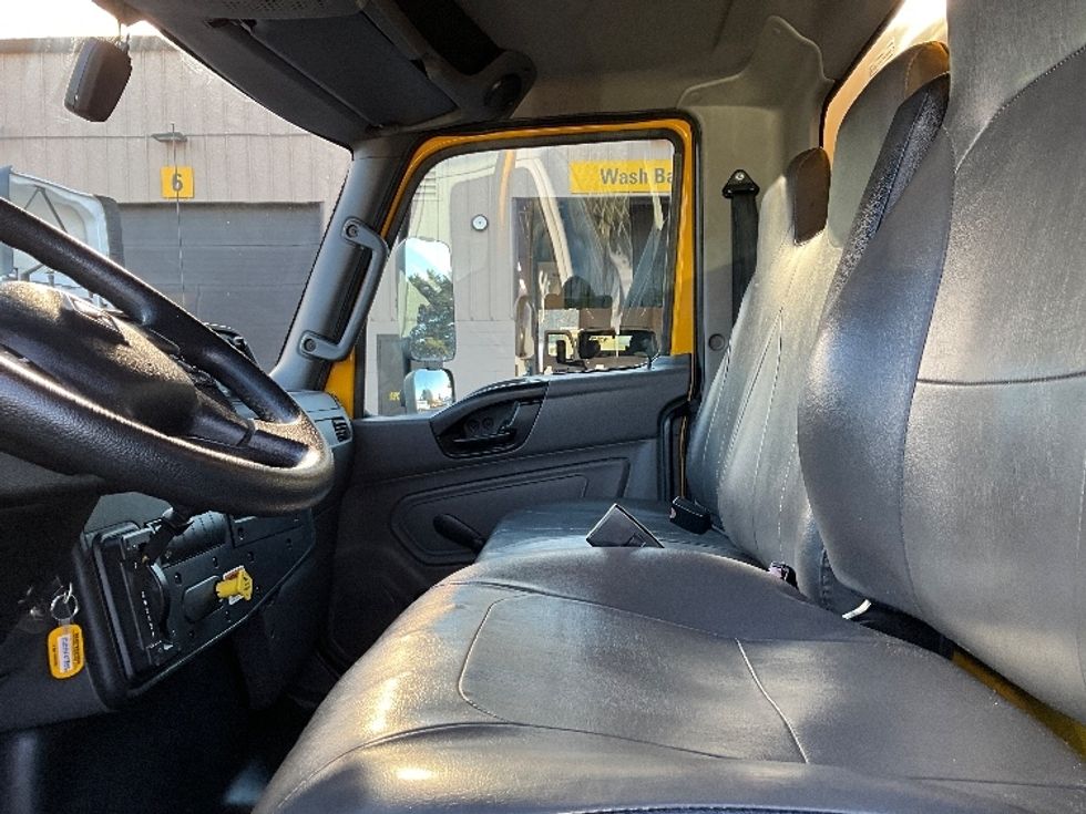 Medium Duty Box Truck-Light and Medium Duty Trucks-International-2021-MV607-Portland-OR-198,889\n\t\tmiles-$ 42,500 - Image 19