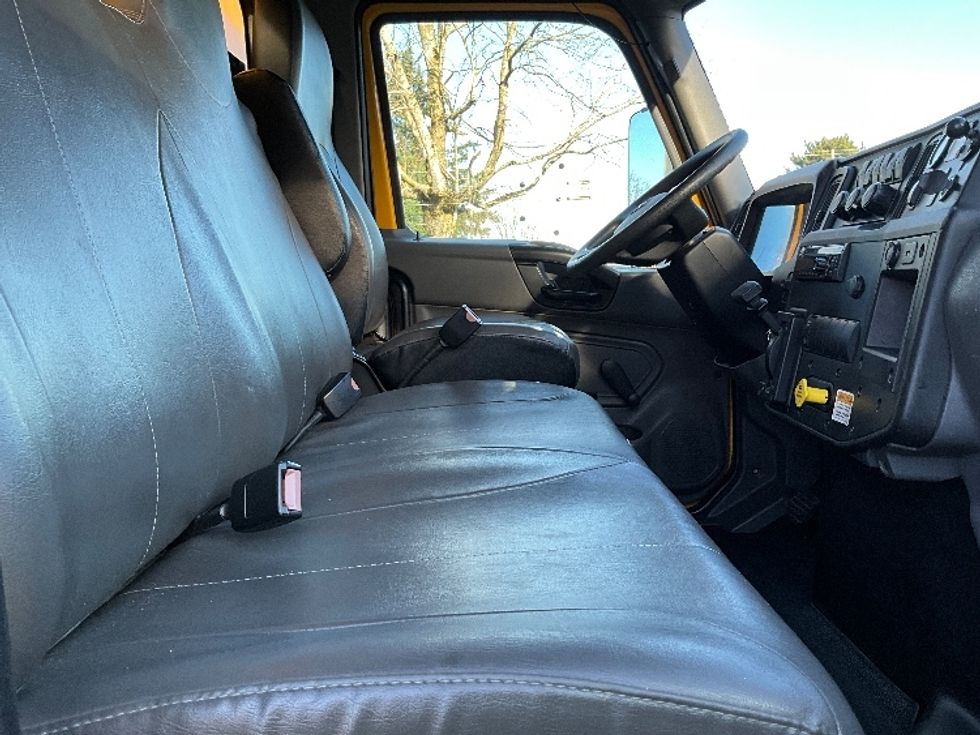 Medium Duty Box Truck-Light and Medium Duty Trucks-International-2021-MV607-Portland-OR-198,889\n\t\tmiles-$ 42,500 - Image 22