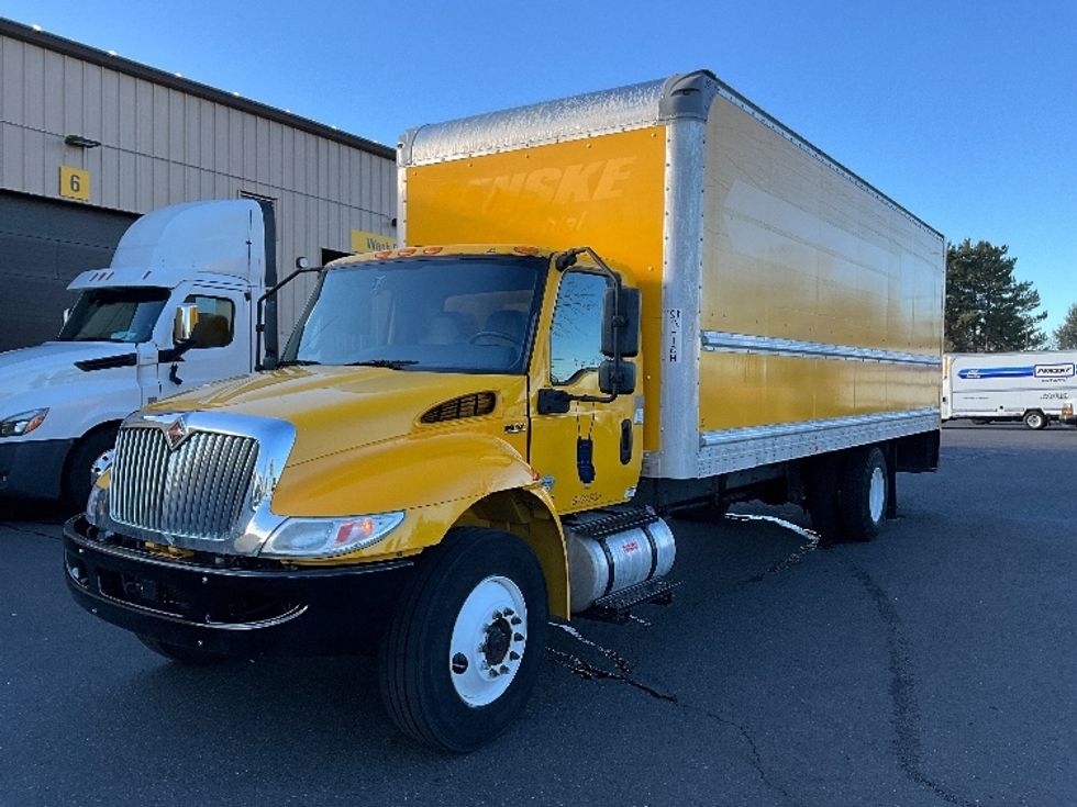 Medium Duty Box Truck-Light and Medium Duty Trucks-International-2021-MV607-Portland-OR-198,889\n\t\tmiles-$ 42,500 - Image 3