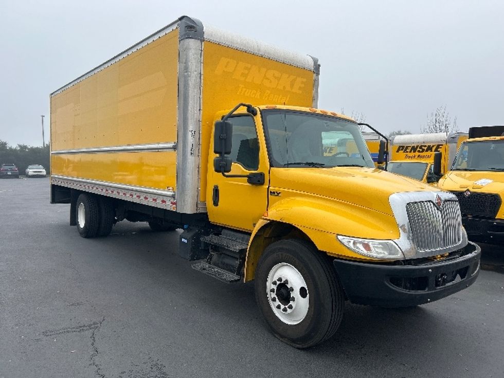 Medium Duty Box Truck-Light and Medium Duty Trucks-International-2021-MV607-Portland-OR-200,207\n\t\tmiles-$ 42,250 - Image 1