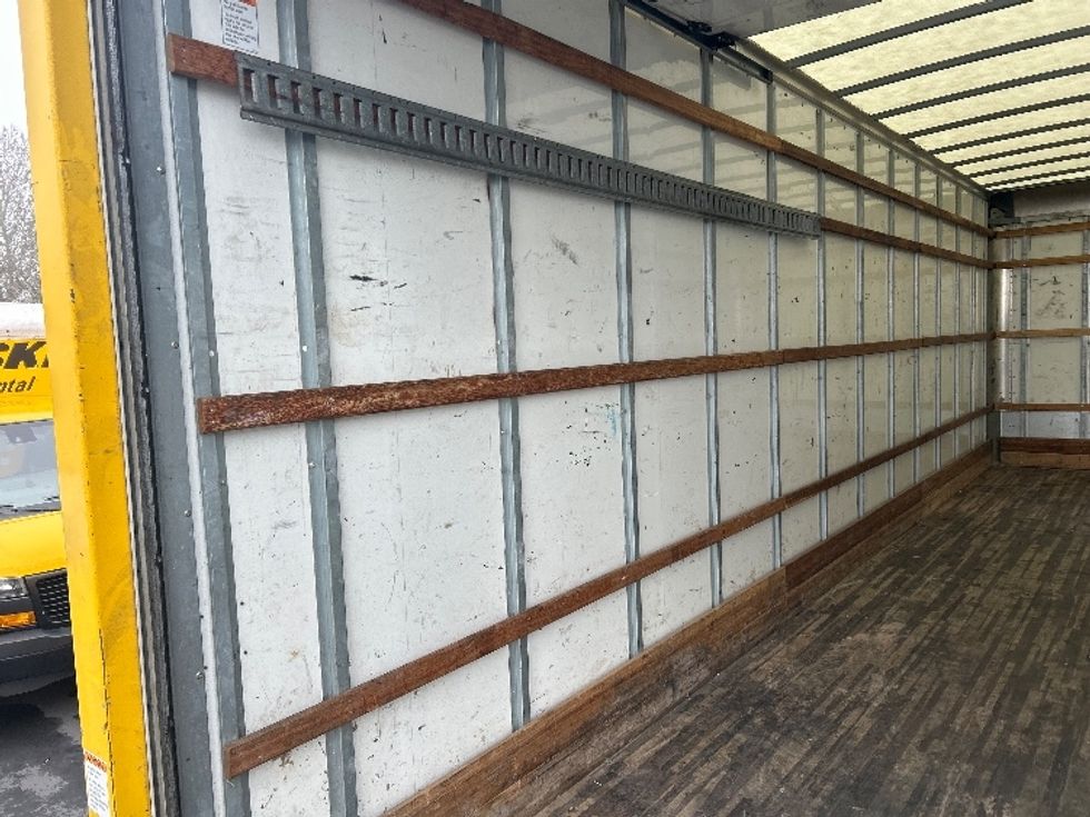 Medium Duty Box Truck-Light and Medium Duty Trucks-International-2021-MV607-Portland-OR-200,207\n\t\tmiles-$ 42,250 - Image 11