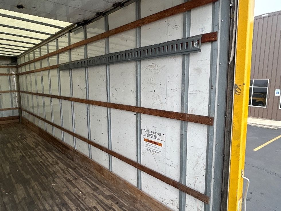 Medium Duty Box Truck-Light and Medium Duty Trucks-International-2021-MV607-Portland-OR-200,207\n\t\tmiles-$ 42,250 - Image 12