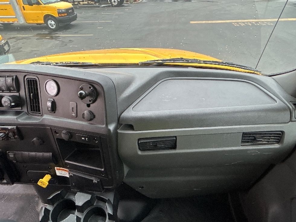 Medium Duty Box Truck-Light and Medium Duty Trucks-International-2021-MV607-Portland-OR-200,207\n\t\tmiles-$ 42,250 - Image 21