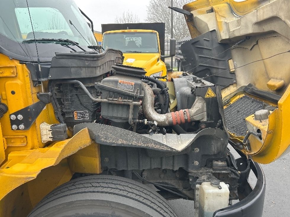 Medium Duty Box Truck-Light and Medium Duty Trucks-International-2021-MV607-Portland-OR-200,207\n\t\tmiles-$ 42,250 - Image 23