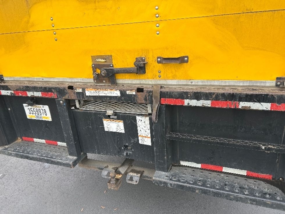Medium Duty Box Truck-Light and Medium Duty Trucks-International-2021-MV607-Portland-OR-200,207\n\t\tmiles-$ 42,250 - Image 26