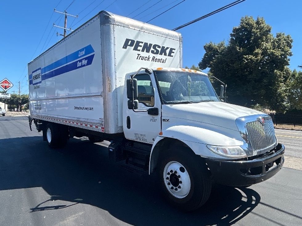 Medium Duty Box Truck-Light and Medium Duty Trucks-International-2021-MV607-Portland-OR-208,962\n\t\tmiles-$ 50,750 - Image 1
