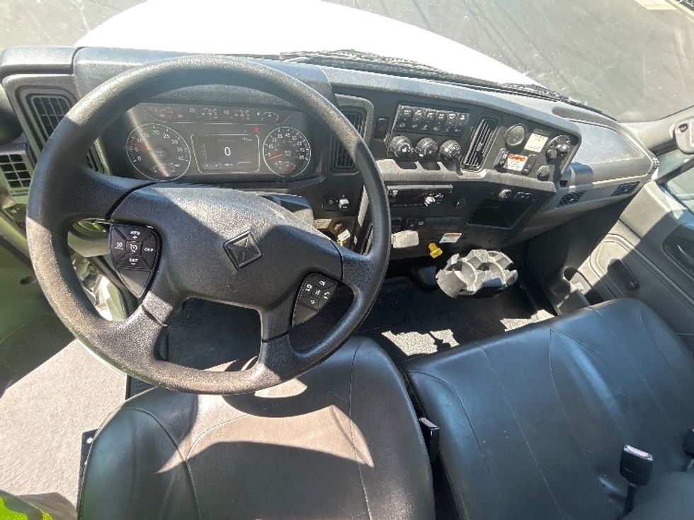 Medium Duty Box Truck-Light and Medium Duty Trucks-International-2021-MV607-Portland-OR-208,962\n\t\tmiles-$ 50,750 - Image 18