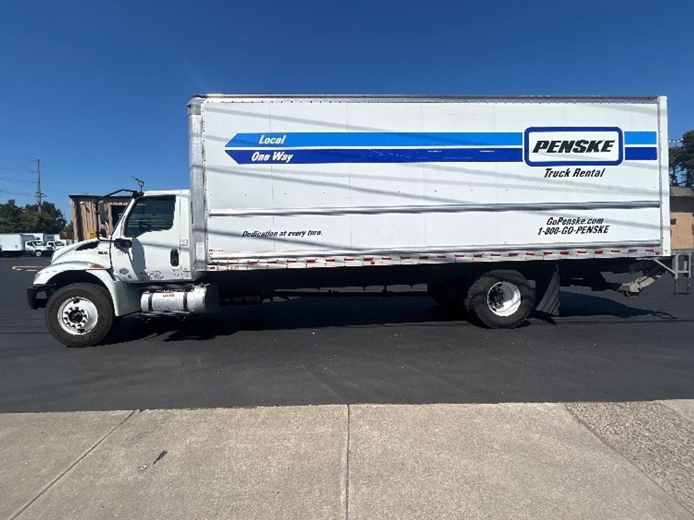 Medium Duty Box Truck-Light and Medium Duty Trucks-International-2021-MV607-Portland-OR-208,962\n\t\tmiles-$ 50,750 - Image 4