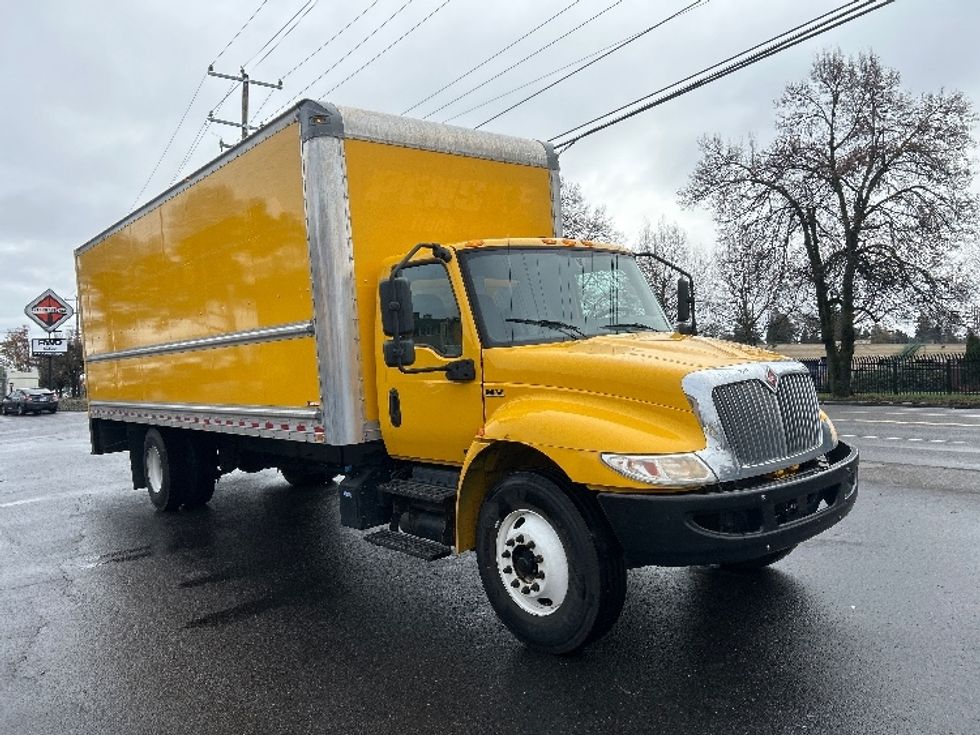 Medium Duty Box Truck-Light and Medium Duty Trucks-International-2021-MV607-Portland-OR-209,794\n\t\tmiles-$ 40,750 - Image 1