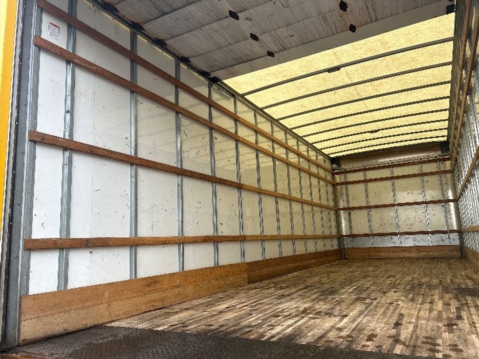 Medium Duty Box Truck-Light and Medium Duty Trucks-International-2021-MV607-Portland-OR-209,794\n\t\tmiles-$ 40,750 - Image 11