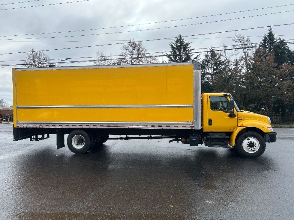 Medium Duty Box Truck-Light and Medium Duty Trucks-International-2021-MV607-Portland-OR-209,794\n\t\tmiles-$ 40,750 - Image 15
