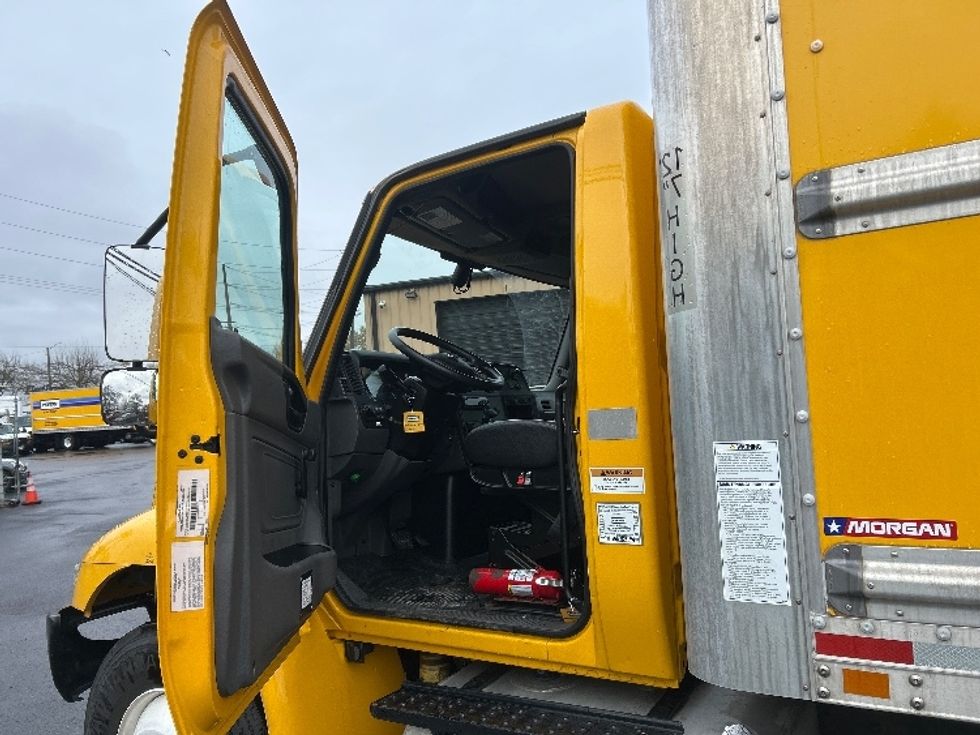 Medium Duty Box Truck-Light and Medium Duty Trucks-International-2021-MV607-Portland-OR-209,794\n\t\tmiles-$ 40,750 - Image 16