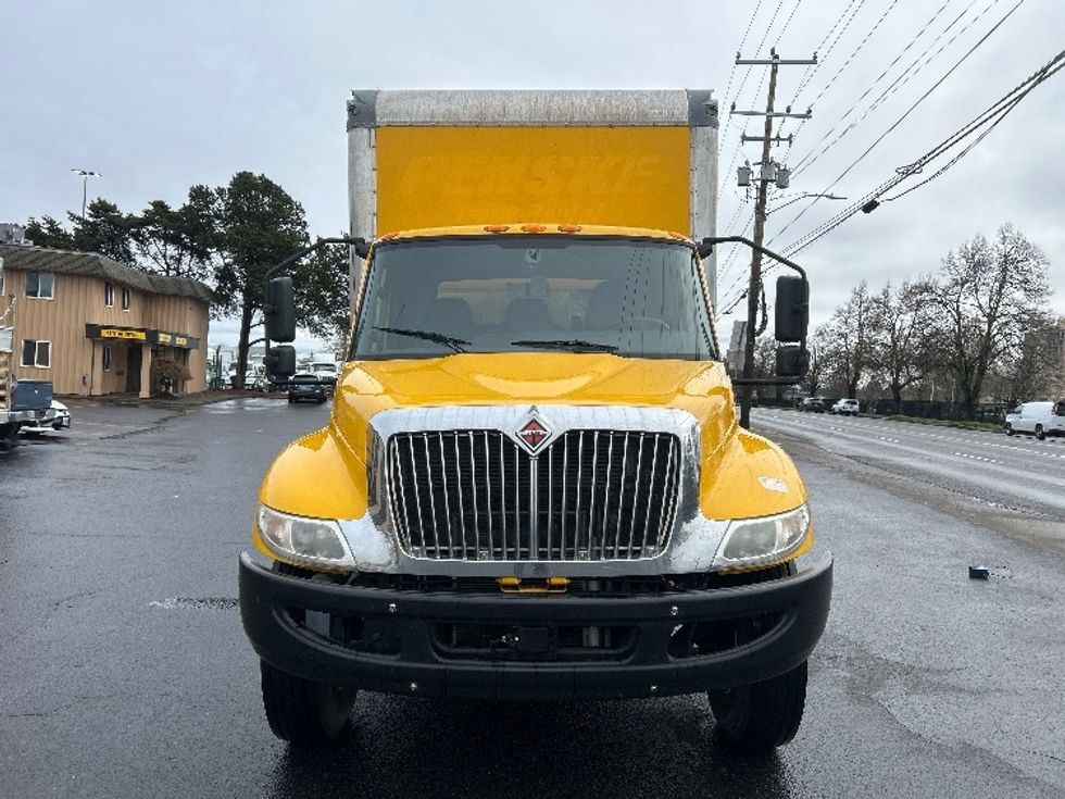 Medium Duty Box Truck-Light and Medium Duty Trucks-International-2021-MV607-Portland-OR-209,794\n\t\tmiles-$ 40,750 - Image 2