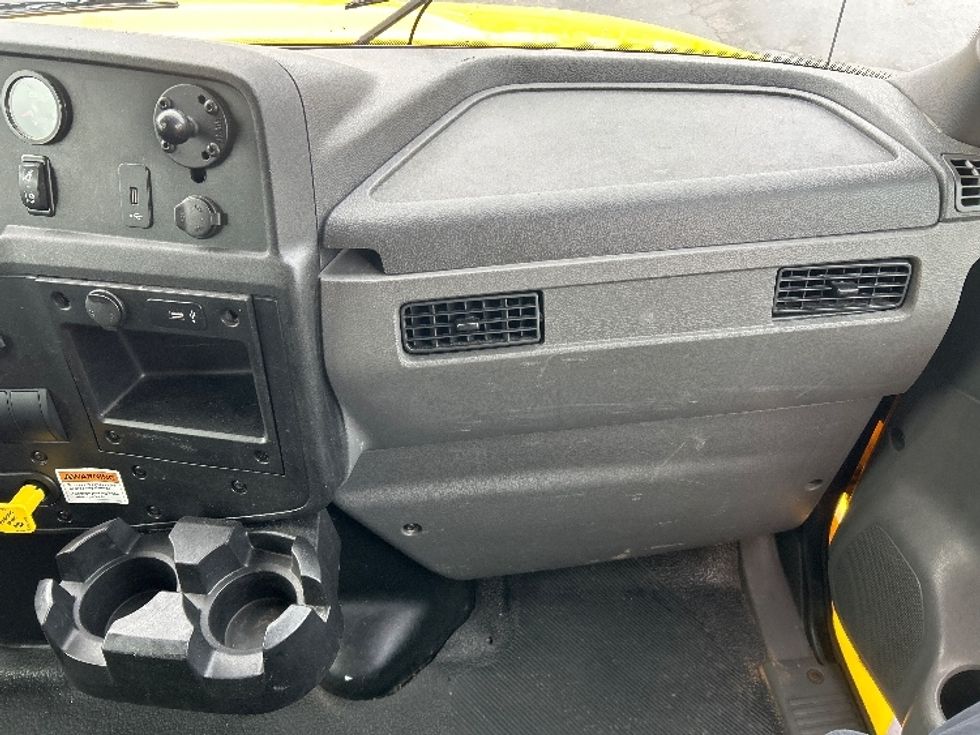 Medium Duty Box Truck-Light and Medium Duty Trucks-International-2021-MV607-Portland-OR-209,794\n\t\tmiles-$ 40,750 - Image 20