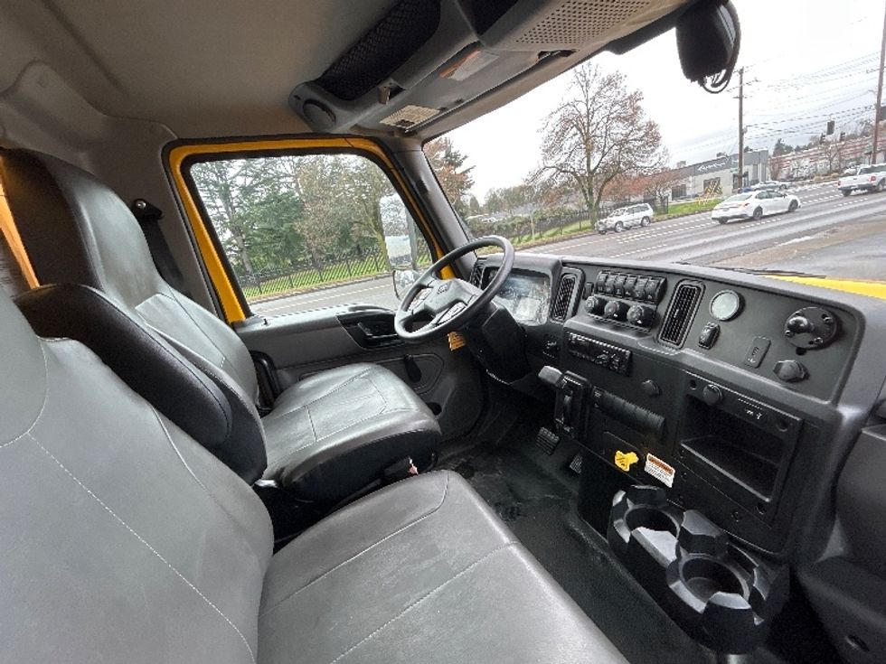 Medium Duty Box Truck-Light and Medium Duty Trucks-International-2021-MV607-Portland-OR-209,794\n\t\tmiles-$ 40,750 - Image 21