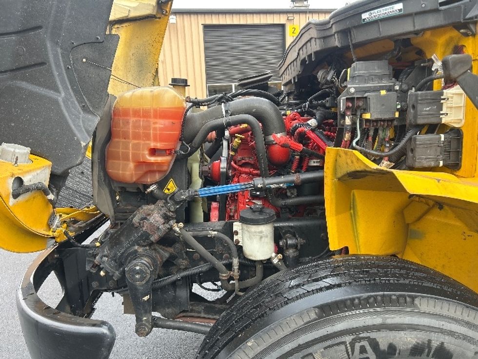 Medium Duty Box Truck-Light and Medium Duty Trucks-International-2021-MV607-Portland-OR-209,794\n\t\tmiles-$ 40,750 - Image 23