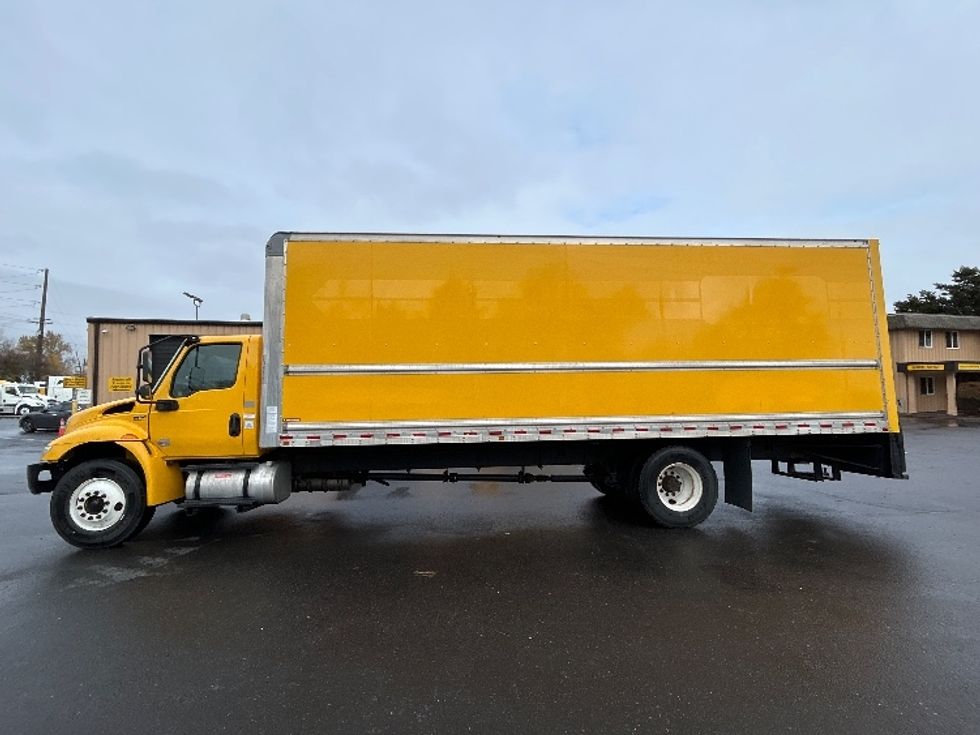 Medium Duty Box Truck-Light and Medium Duty Trucks-International-2021-MV607-Portland-OR-209,794\n\t\tmiles-$ 40,750 - Image 4