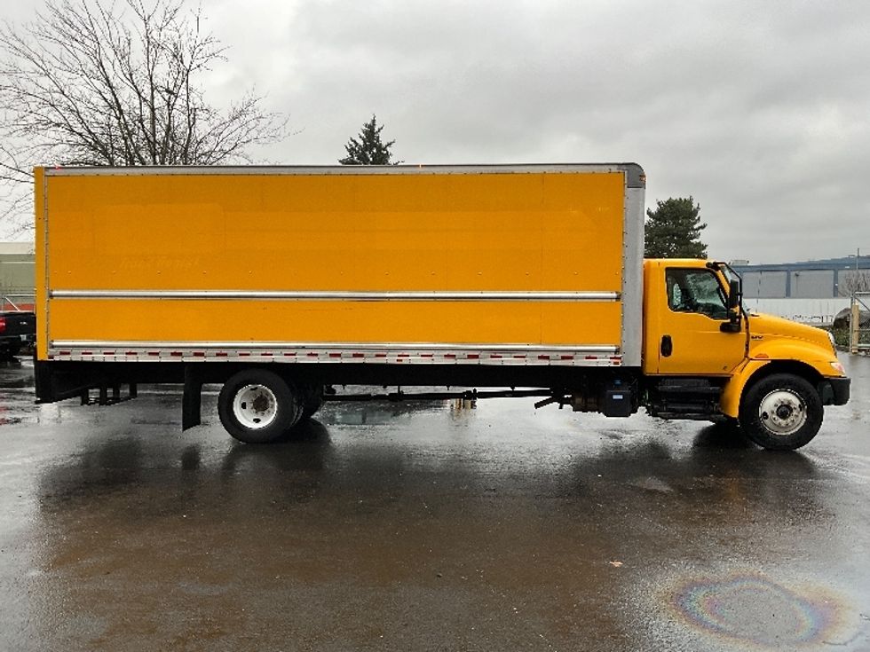 Medium Duty Box Truck-Light and Medium Duty Trucks-International-2021-MV607-Portland-OR-232,538\n\t\tmiles-$ 36,000 - Image 16