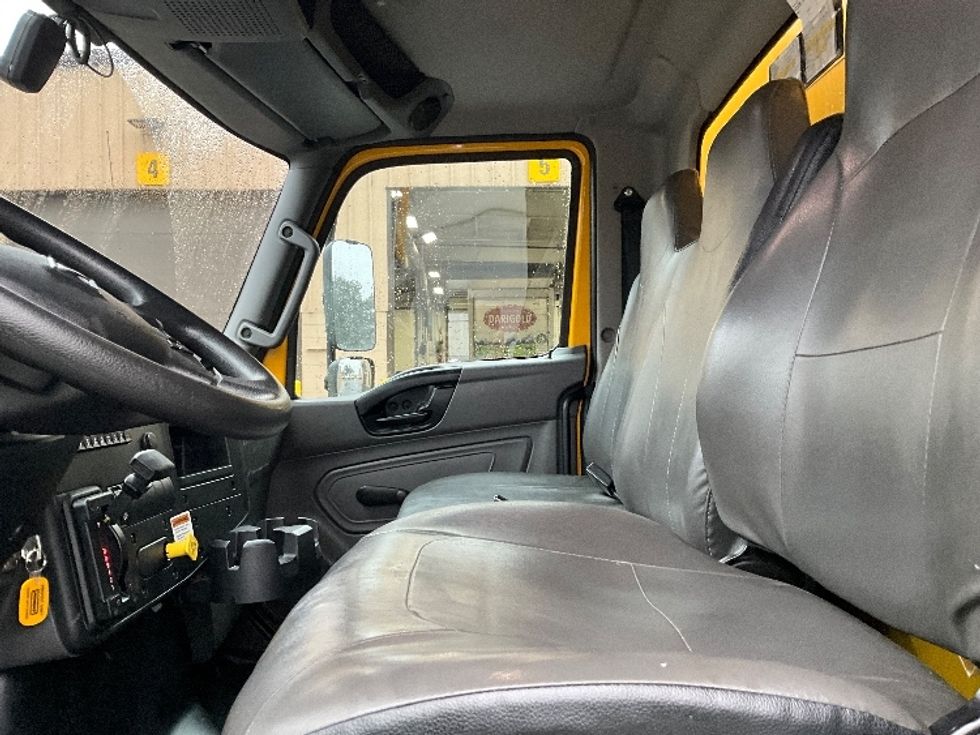 Medium Duty Box Truck-Light and Medium Duty Trucks-International-2021-MV607-Portland-OR-232,538\n\t\tmiles-$ 36,000 - Image 20