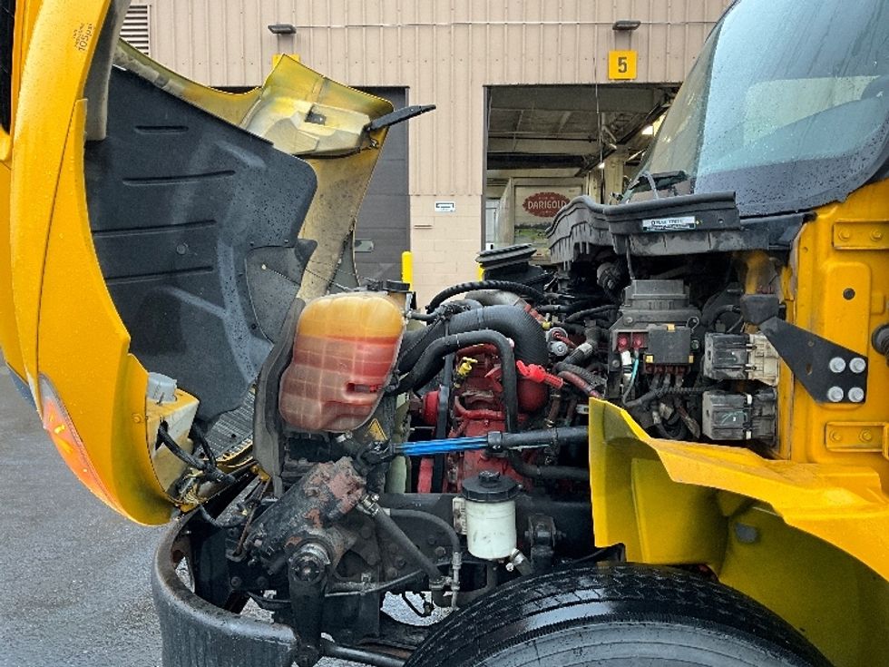 Medium Duty Box Truck-Light and Medium Duty Trucks-International-2021-MV607-Portland-OR-232,538\n\t\tmiles-$ 36,000 - Image 24