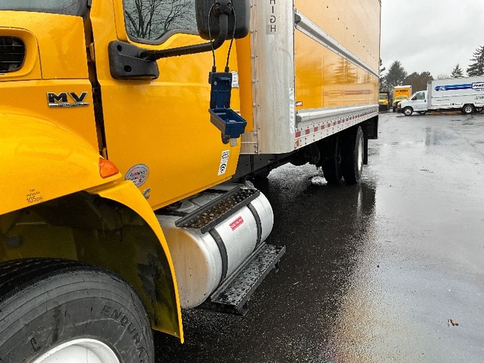Medium Duty Box Truck-Light and Medium Duty Trucks-International-2021-MV607-Portland-OR-232,538\n\t\tmiles-$ 36,000 - Image 27