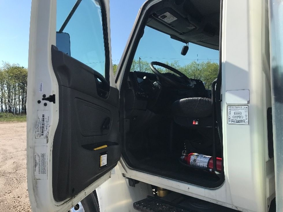 Medium Duty Box Truck-Light and Medium Duty Trucks-International-2021-MV607-Pottsville-PA-124,646\n\t\tmiles-$ 61,750 - Image 16
